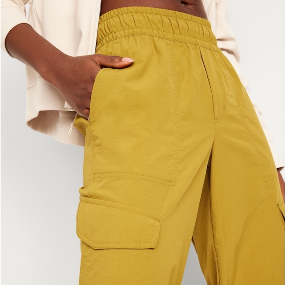 High-Waisted Ankle-Zip Cargo Jogger
Pants for Women